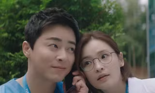 Hospital Playlist 2: Song Hwa - Ik Jun dần tiến triển, cặp đôi "Gấu ù lì" cũng có cơ hội