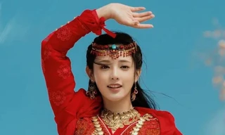 Số nhọ như Bành Tiểu Nhiễm: Hết phim "xếp kho" vì Phạm Băng Băng đến Trương Triết Hạn