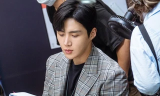 Không ngờ vai diễn bị Kim Seon Ho ghét bỏ lại mang về giải thưởng "Nhân vật của năm 2021"