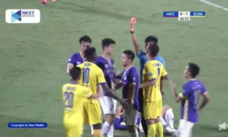 Trọng tài cầm còi trận Hà Nội gặp SLNA bị tấn công trên mạng xã hội 