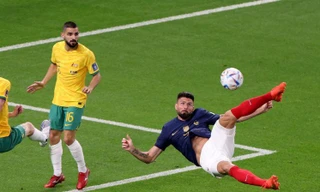 Giroud lập hàng loạt kỷ lục, vượt Henry và Zidane 