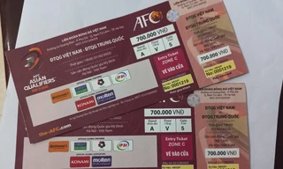 Vé xem trận Việt Nam gặp Trung Quốc vẫn mở bán, 'chợ đen' sôi động