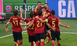 Torres ​tỏa sáng, Tây Ban Nha chấm dứt chuỗi bất bại huyền thoại của Italia