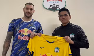 HAGL chiêu mộ tiền đạo Brazil cao 1m86 đá V-League 