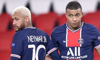 Neymar và Mbappe tranh nhau đá 11m, BHL phải tổ chức hòa giải 