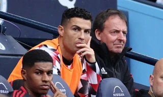HLV MU cho Ronaldo dự bị vì không muốn cầu thủ này chịu nhục? 