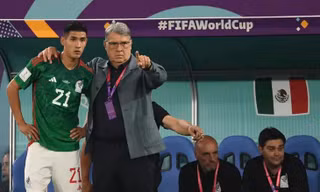 HLV Mexico từ chức sau khi dừng bước từ vòng bảng World Cup sau 28 năm 