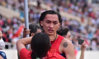 'Mẹ, con xin lỗi!', nước mắt của chàng trai vàng điền kinh Trần Nhật Hoàng 