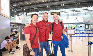 HLV Thái Lan nói gì về mặt sân Mỹ Đình khi vừa đặt chân đến Việt Nam đá chung kết? 