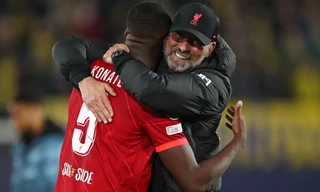 HLV Klopp nói gì ở giờ nghỉ để giúp Liverpool lội ngược dòng? 