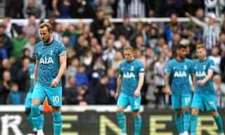 Thua bạc nhược Newcastle 1-6, Tottenham 'vẫy cờ trắng' cuộc đua tốp 4
