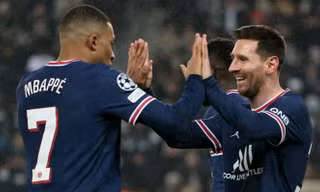 Mbappe lập kỷ lục Champions League, chính thức vượt qua Messi