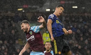 Ronaldo ngồi dự bị trận Burnley vs MU vì không thể chạy nước rút?