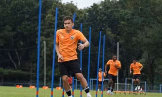 Người hâm mộ nài nỉ HLV Shin Tae-yong cho 'Messi Indonesia' đá trận bán kết lượt về