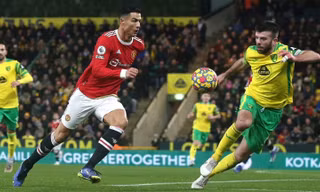 Lịch thi đấu vòng 33 Ngoại hạng Anh: MU bất lợi trên đường đua tốp 4 