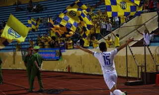 SLNA phá dớp Thiên Trường, 'thổi lửa' vào HAGL