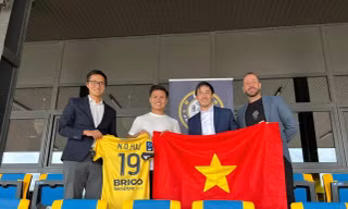 Chuyên gia Pau FC: Cơn 'lên đồng' rồi sẽ qua, Quang Hải không dễ tỏa sáng 