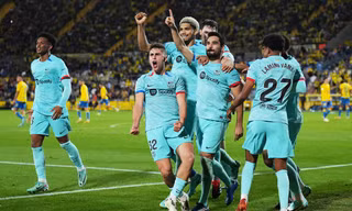 Thắng nhọc Las Palmas, Barca leo lên tốp 3 La Liga