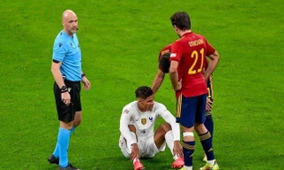 Varane chấn thương, MU tan hoang hàng thủ