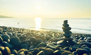 Bãi biển Cổ Thạch, huyện Tuy Phong, tỉnh Bình Thuận hấp dẫn du khách bởi vô số những hòn đá cuội...