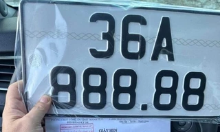 Hình ảnh biển số siêu "VIP" 888.88 được một người đàn ông ở TP Thanh Hóa may mắn bấm được