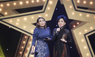 Phi Nhung bật khóc kể phải tự lái xe đi sinh con gái Wendy