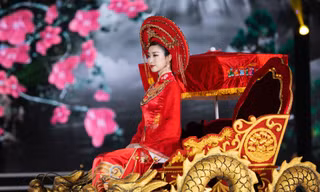 Hoa hậu Đỗ Mỹ Linh ăn chay 2 ngày để ngồi kiệu rồng hóa Thánh Mẫu tại Chung kết HHVN 2020