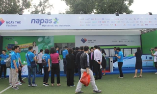 Nhiều công nghệ mới khiến giới trẻ xếp hàng chờ dùng thử tại Sóng Festival