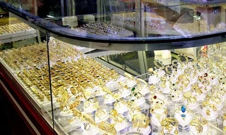 Vờ mua vàng rồi cướp 2 chiếc nhẫn trị giá hơn 100 triệu