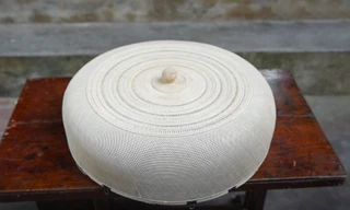 Cận cảnh lồng bàn đan thủ công giá 30 triệu đồng 'độc nhất vô nhị'