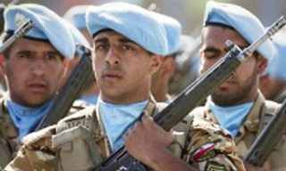 Iran tập trận đối phó Mỹ