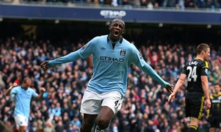 Đánh bại Chelsea, Man City bám đuổi M.U