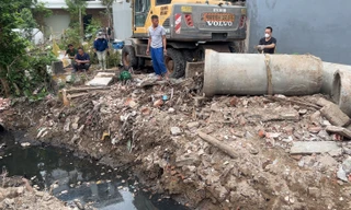 Hải Phòng: Điều tra nhóm 'côn đồ' phá hoại tài sản công giữa ban ngày