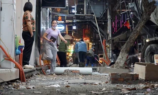 'Dân phố' Hải Phòng khốn khổ vì vỉa hè bị lật tung ngày cận Tết