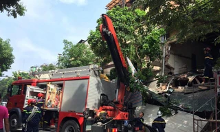 Nguyên nhân tầng 2 ngôi nhà trên phố cổ Hà Nội đổ sập