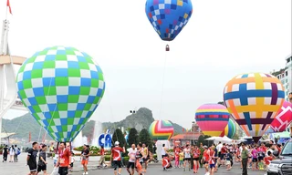 Hào hứng với khinh khí cầu rực rỡ, ngắm đảo Cát Bà ở độ cao 25m