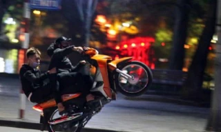 Hai ngày nghỉ lễ, cảnh sát bắt giữ hàng loạt băng 'quái xế' 
