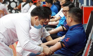 Hàng trăm bạn trẻ Hải Dương san sẻ giọt máu nghĩa tình