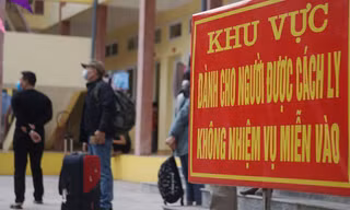 Huyện Yên Mỹ (Hưng Yên) đã lập chốt kiểm soát, cách ly 13 người liên quan thầy giáo dương tính SARS-CoV-2.