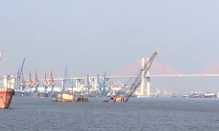 Hải Phòng: Tàu nạo vét luồng hàng hải gặp sự cố giữa sông