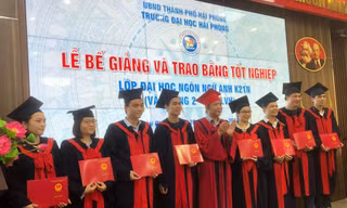 Đại học Hải Phòng xin lỗi 51 học viên bị cấp bằng muộn gần 1 năm