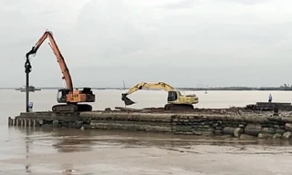 Cảng vụ Hải Phòng 'tuýt còi' bến thủy nội địa xây dựng trái phép