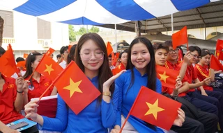 Giới trẻ hào hứng xem tư liệu, hiện vật lịch sử Hải Phòng