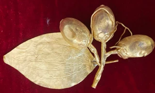 Cận cảnh quả cau, lá trầu bằng vàng cung tiến đền thờ nữ tướng Lê Chân 