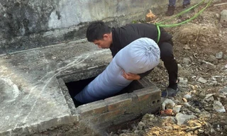 Nghi phạm thực hiện lại hành vi giấu xác phi tang. 