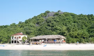 Công trình trên bãi Cát Dứa I (Vườn quốc gia Cát Bà) sẽ bị cưỡng chế.