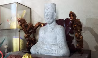 Tượng Thái tổ Mạc Đăng Dung.