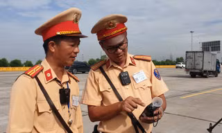 CSGT được trang bị camera giám sáthoatj động, xử lý vi phạm