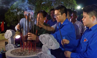 Tuổi trẻ Hải Phòng thắp nến tri ân dịp 27/7