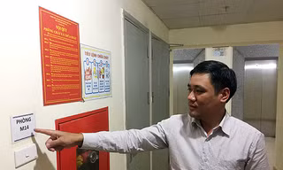 Ông Nguyễn Khắc Điền tố cáo chủ đầu tư cơi nới 16 căn hộ tầng kỹ thuật để bán. Ảnh: Nguyễn Hoàn